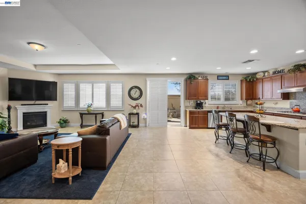 $925,000 | 2233 Demartini Lane, Brentwood, CA 94513