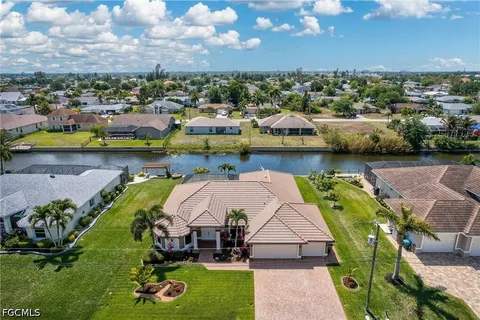$599,900 | 154 Southeast 21st Terrace, Cape Coral, FL 33990