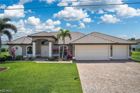 $599,900 | 154 Southeast 21st Terrace, Cape Coral, FL 33990