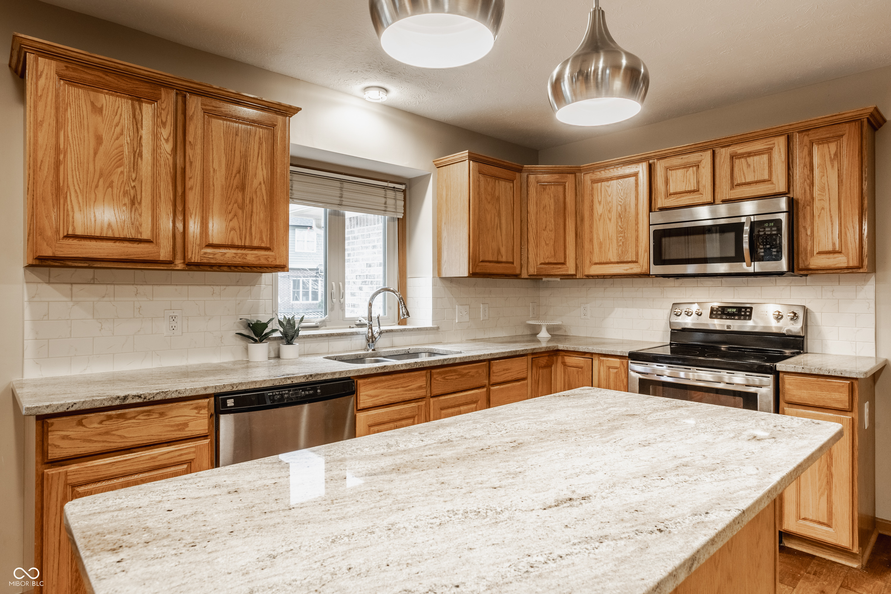 14097 Doubletree Lane Carmel, IN 46032 - Photo 8 of 52