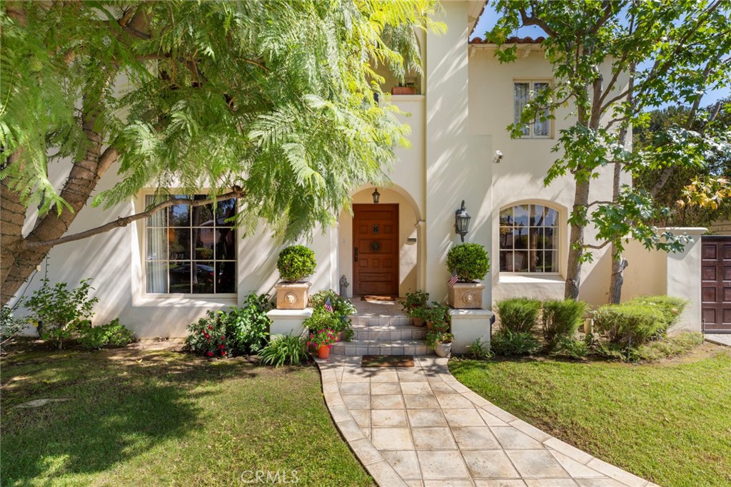 1811 North Flower St  