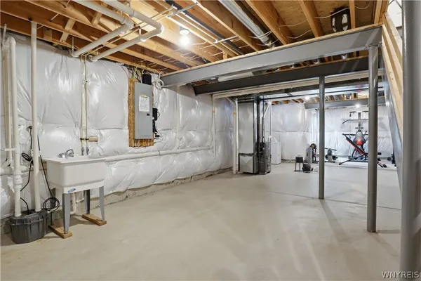 $575,000 | 2386 Burbank Drive, Hamburg, NY 14085