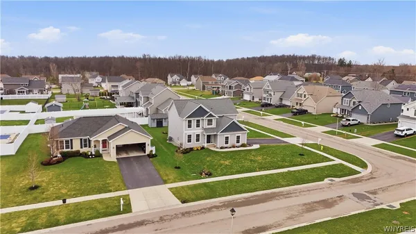 $575,000 | 2386 Burbank Drive, Hamburg, NY 14085