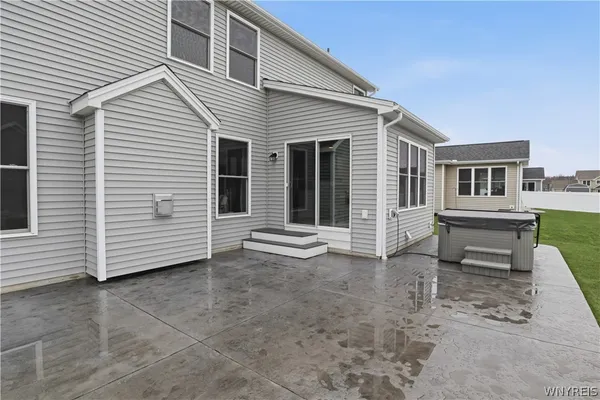 $575,000 | 2386 Burbank Drive, Hamburg, NY 14085