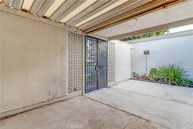 a view of empty room