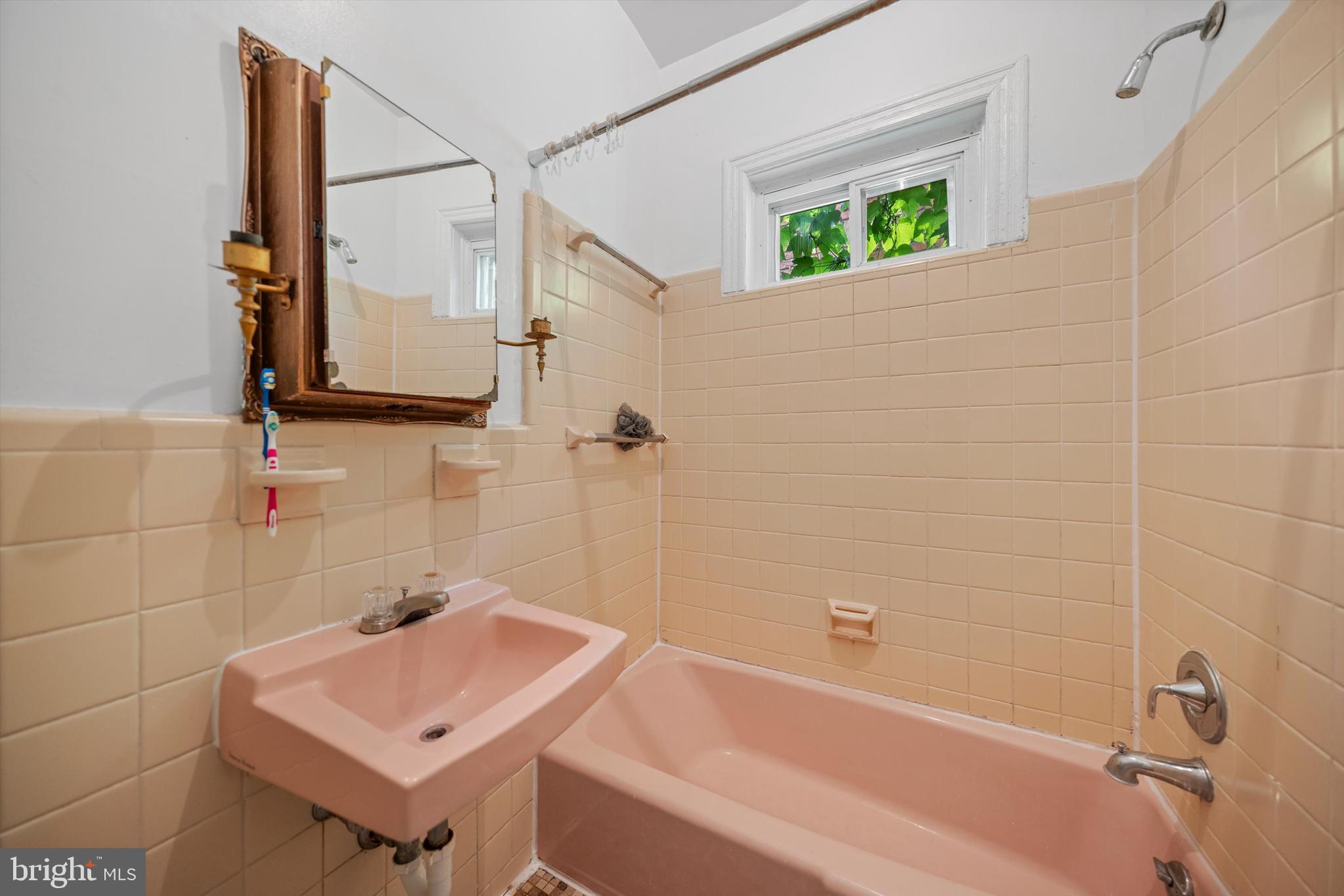 1868 California Street Northwest Washington, DC 20009 - Photo 11 of 32