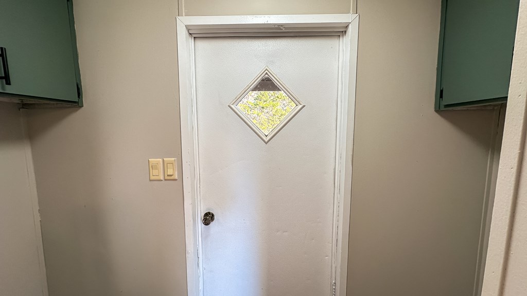 1137 Cavender Road Southeast Dalton, GA 30721 - Photo 8 of 27 Gallery Image 8