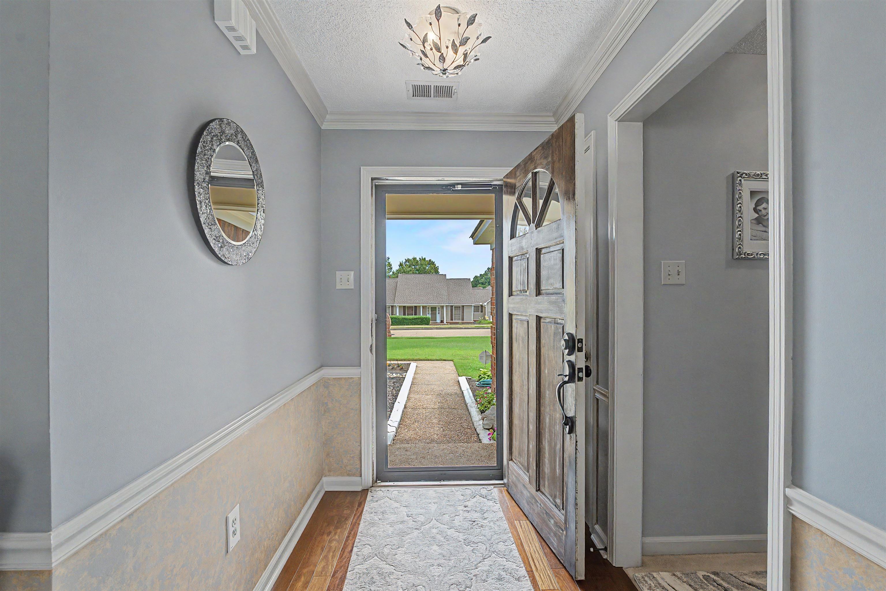 5127 Overview Ridge Memphis, TN 38141 - Photo 6 of 36 Entrance foyer