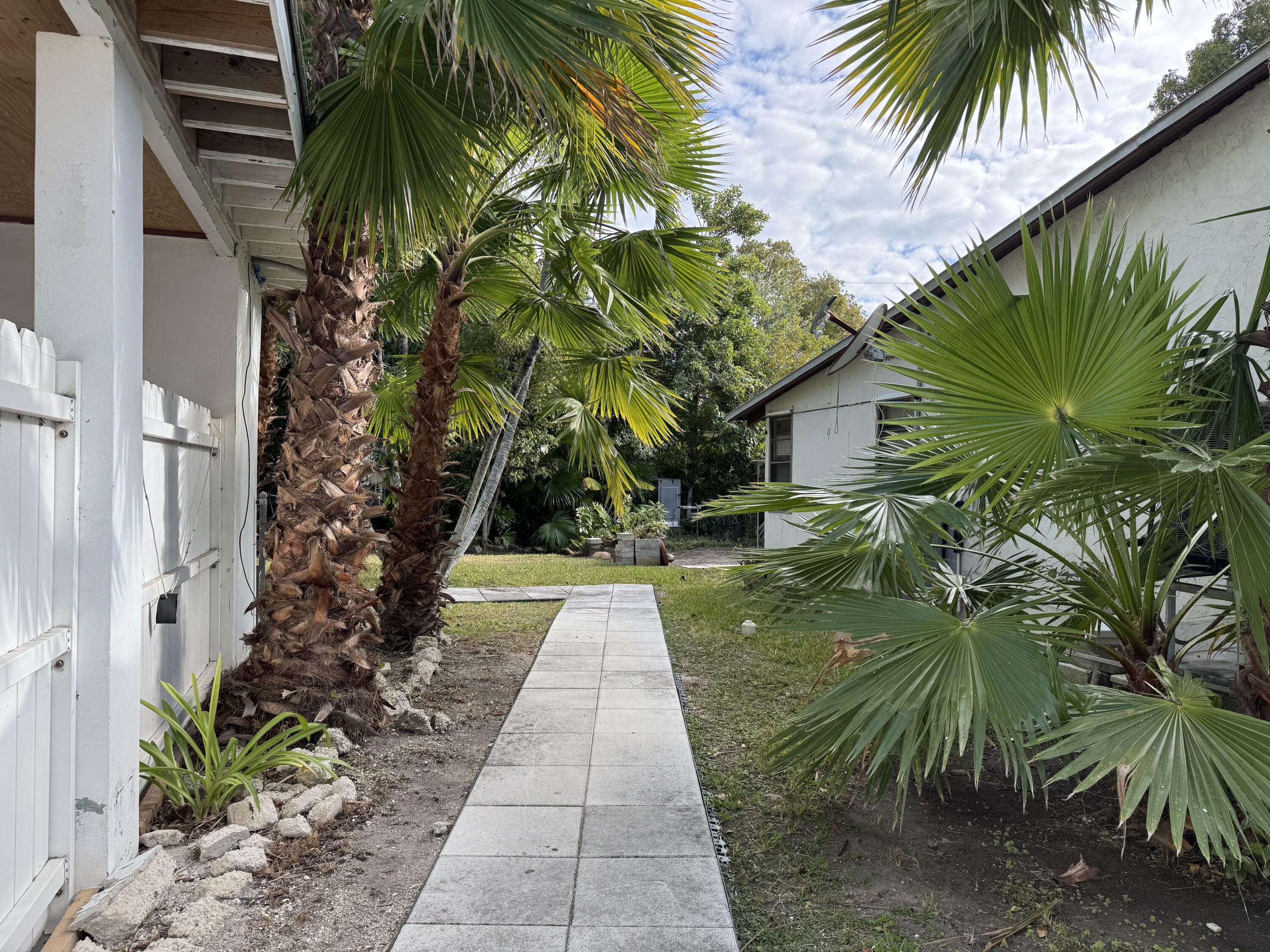 1612 Laird Street Key West, FL 33040 - Photo 5 of 18 IMG_2086