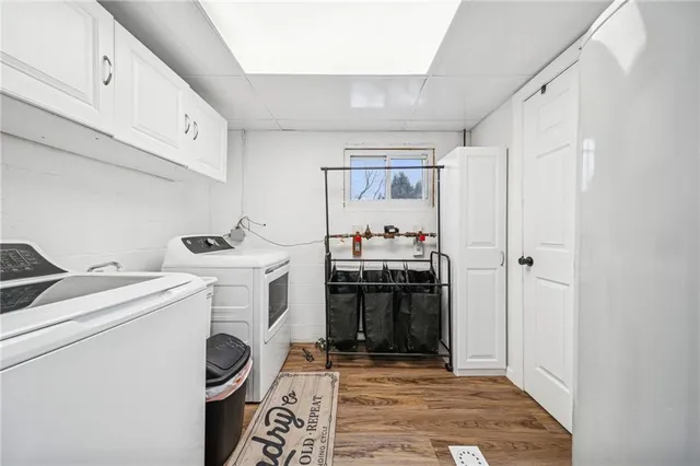 a view of kitchen and washer and dryer