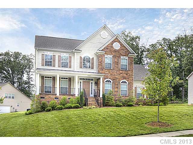 7803 Wiltshire Ridge Road Charlotte, NC 28269 - Photo 1 of 16 Gallery Image 1