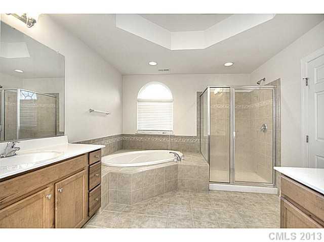 7803 Wiltshire Ridge Road Charlotte, NC 28269 - Photo 11 of 16 Gallery Image 11
