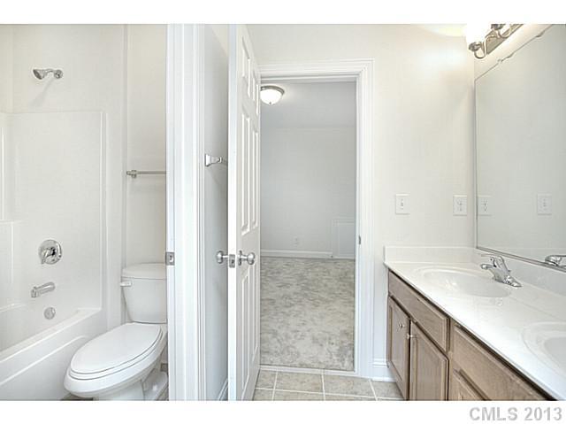 7803 Wiltshire Ridge Road Charlotte, NC 28269 - Photo 13 of 16 Gallery Image 13