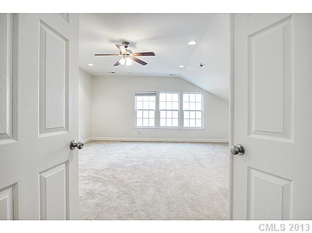 7803 Wiltshire Ridge Road Charlotte, NC 28269 - Photo 15 of 16 Gallery Image 15