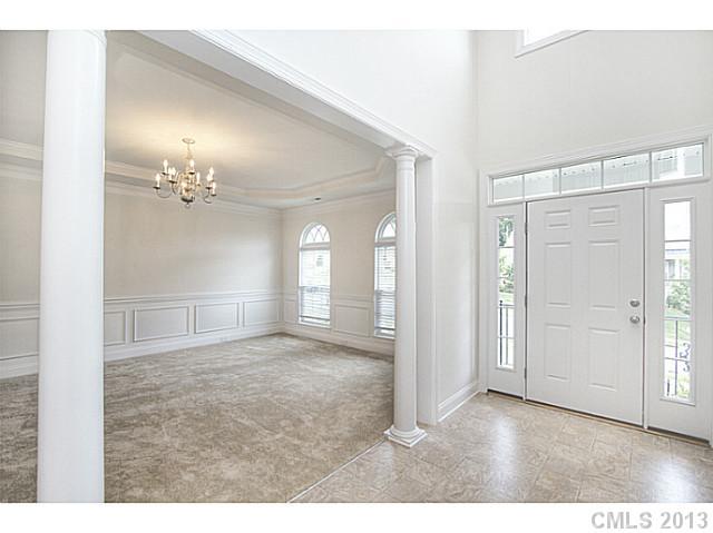 7803 Wiltshire Ridge Road Charlotte, NC 28269 - Photo 3 of 16 Gallery Image 3