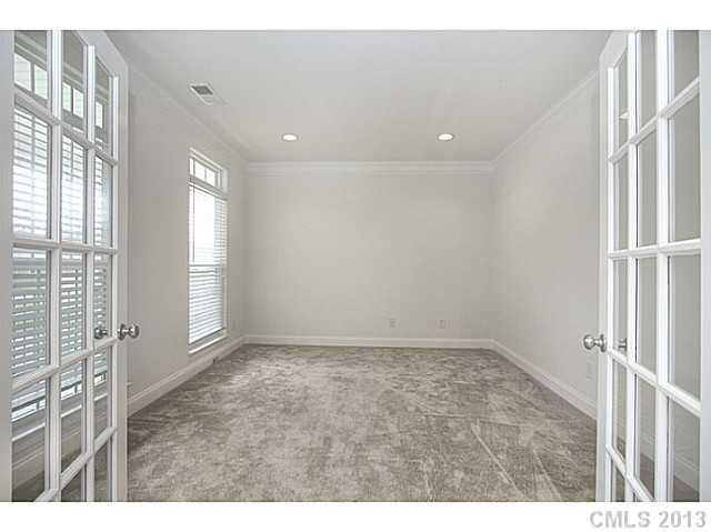 7803 Wiltshire Ridge Road Charlotte, NC 28269 - Photo 4 of 16 Gallery Image 4