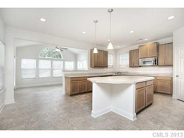 7803 Wiltshire Ridge Road Charlotte, NC 28269 - Photo 6 of 16 Gallery Image 6