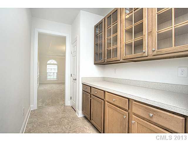 7803 Wiltshire Ridge Road Charlotte, NC 28269 - Photo 8 of 16 Gallery Image 8
