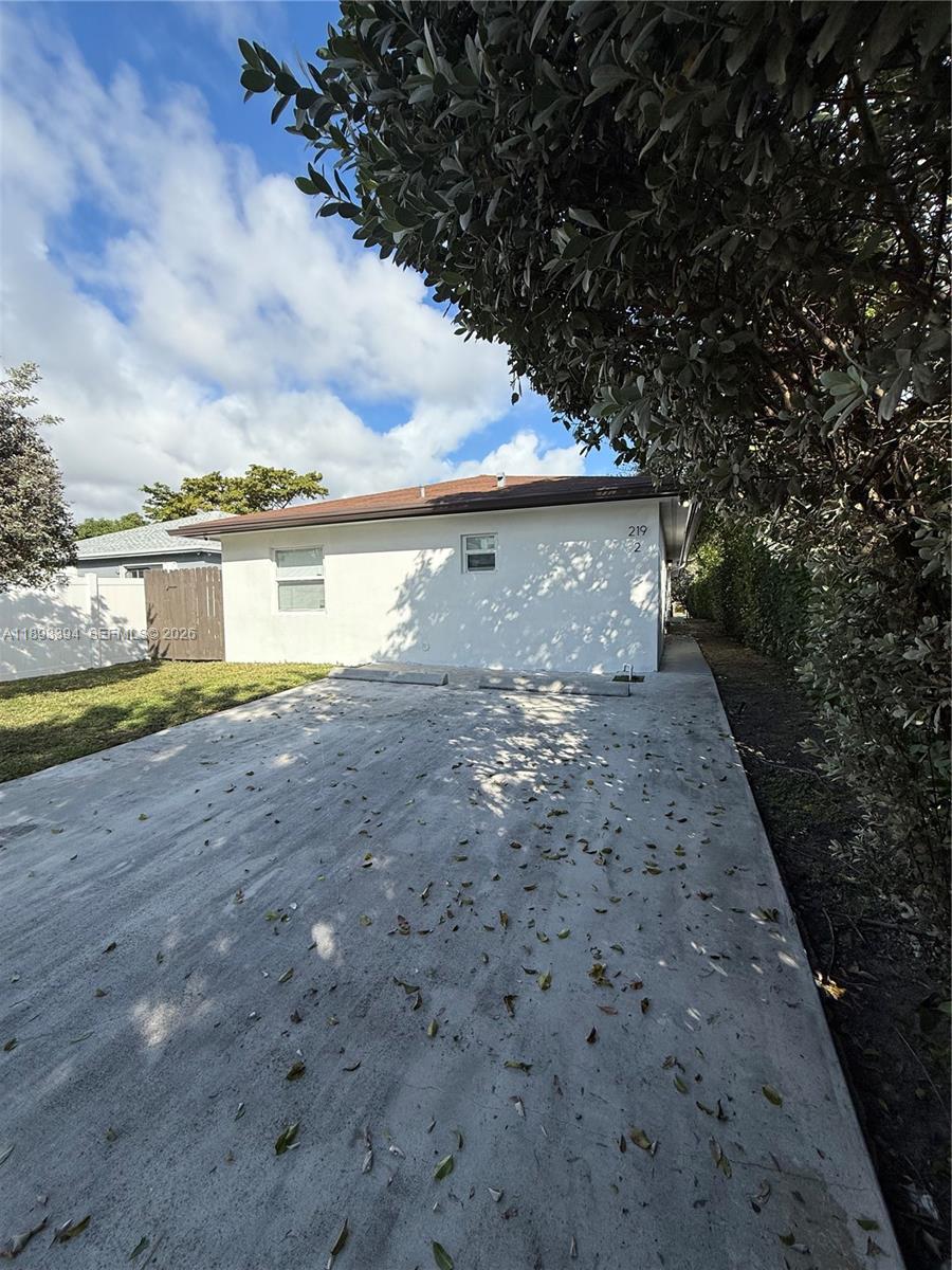 219 Northwest 7th Court Hallandale Beach, FL 33009 - Photo 12 of 17