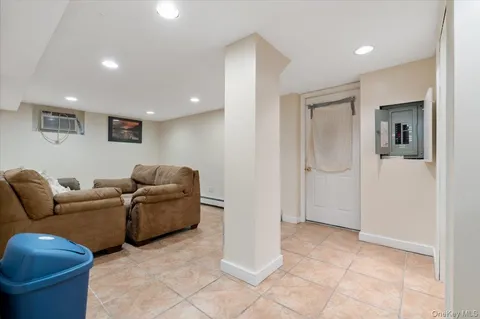 $799,000 | 2345 Willow Street, Wantagh, NY 11793