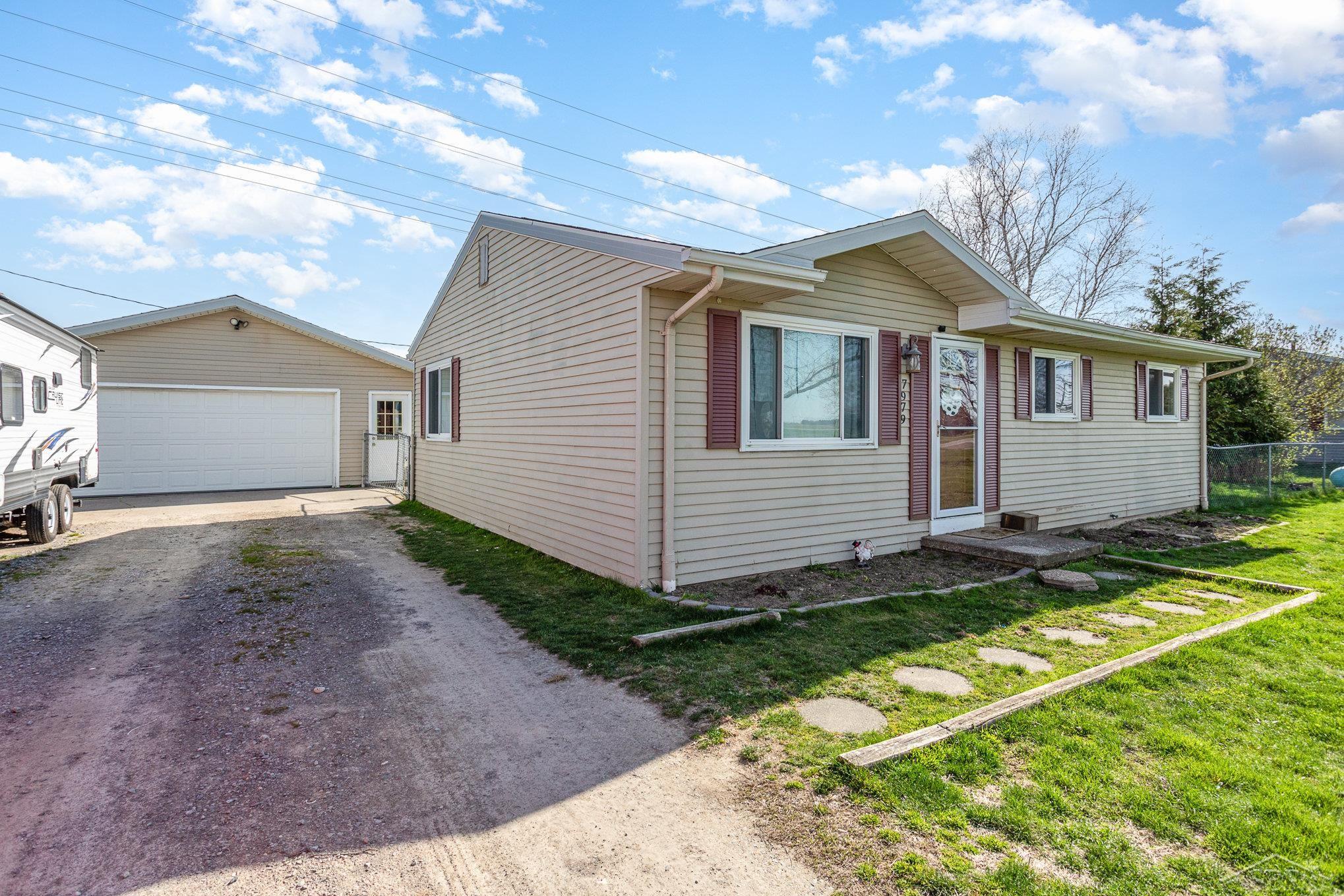 7979 West Caro Road Reese, MI 48757 - Photo 1 of 23