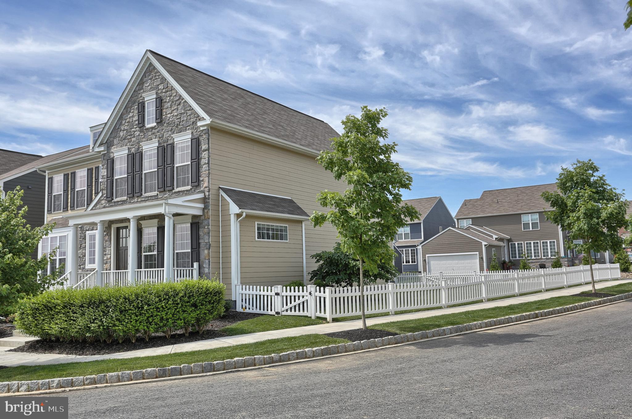 530 Madison Road Mechanicsburg, PA 17050 - Photo 2 of 37 PREMIUM CORNER LOT home w/ luxurious upgrades