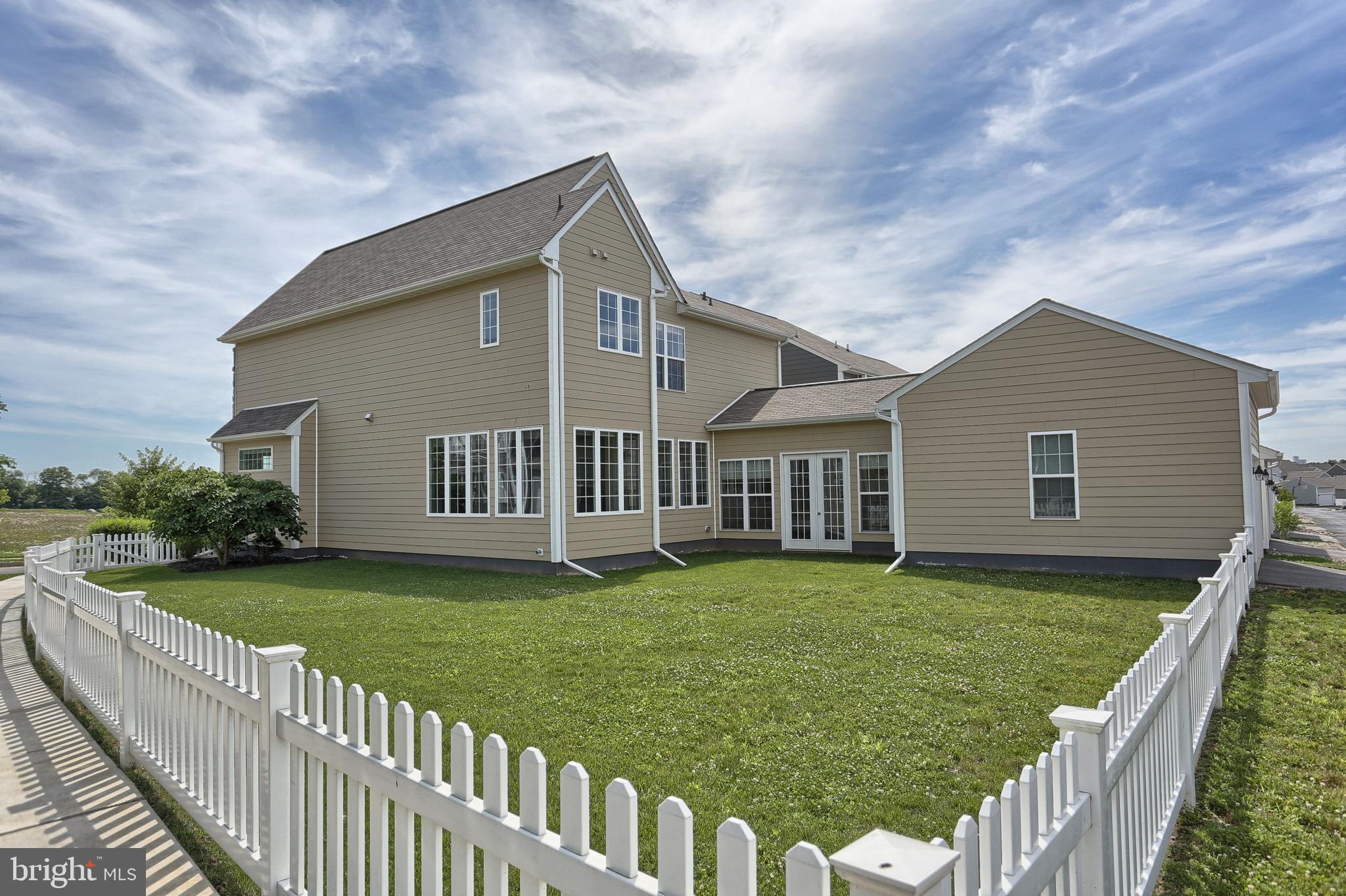 530 Madison Road Mechanicsburg, PA 17050 - Photo 28 of 37 Maintenance free fully fenced private flat yard