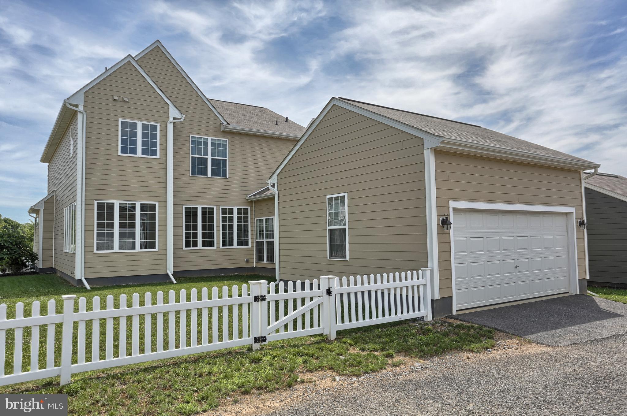 530 Madison Road Mechanicsburg, PA 17050 - Photo 29 of 37 Ideal attached 3 car garage