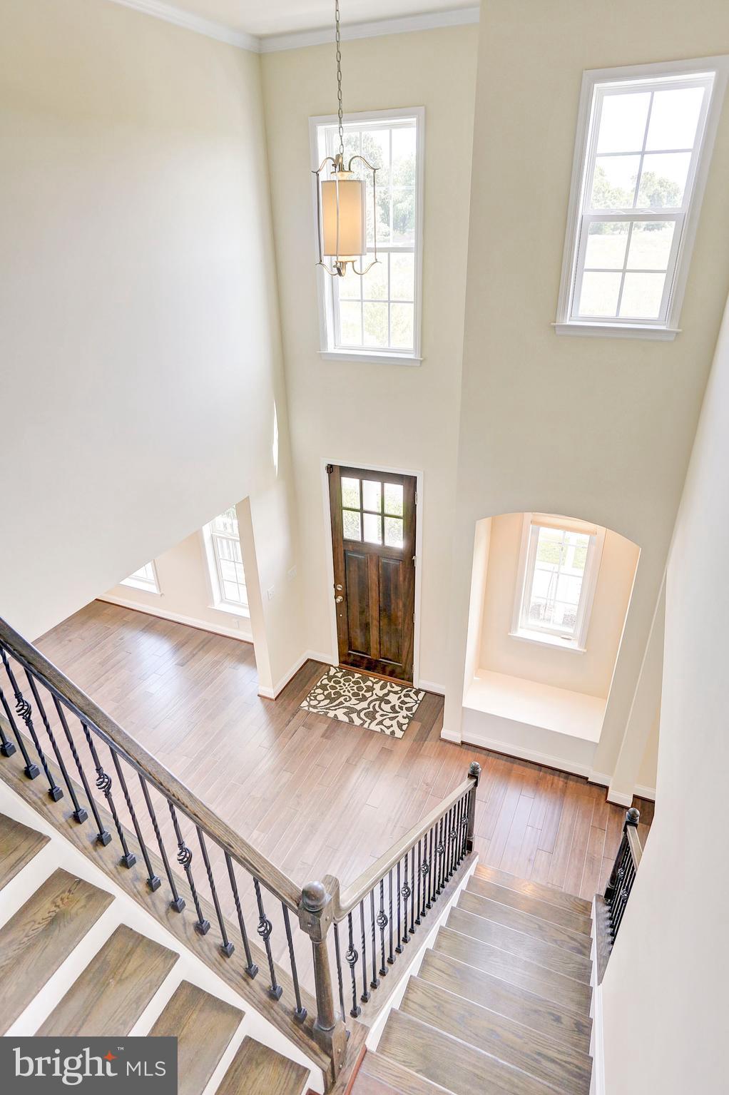 530 Madison Road Mechanicsburg, PA 17050 - Photo 4 of 37 Two story foyer, brilliant natural lighting