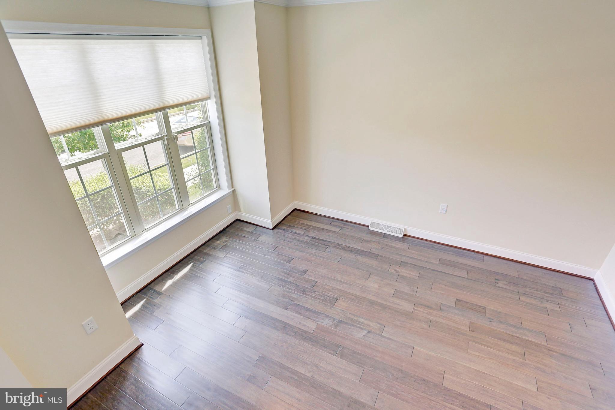 530 Madison Road Mechanicsburg, PA 17050 - Photo 5 of 37 Elegant formal living room