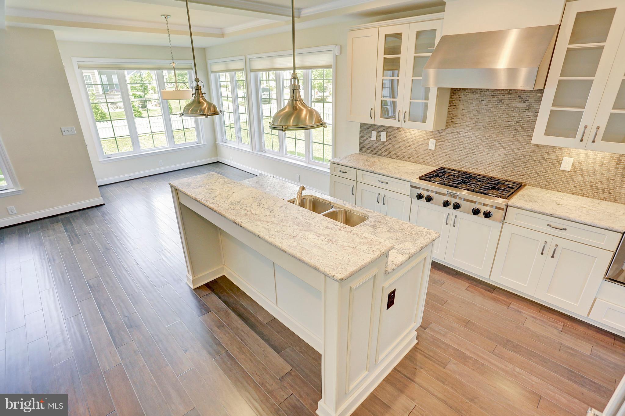 530 Madison Road Mechanicsburg, PA 17050 - Photo 10 of 37 Gourmet kitchen w/ large center island
