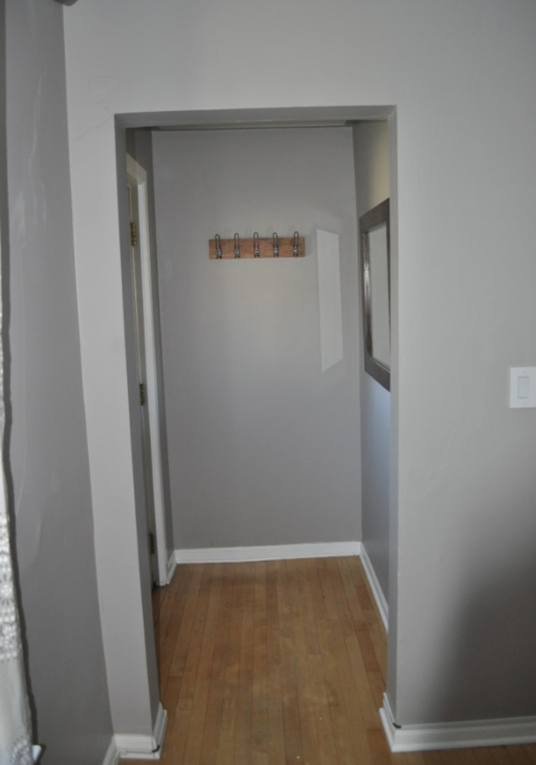 5017 West 29th Street Cicero, IL 60804 - Photo 15 of 17 a view of an empty room