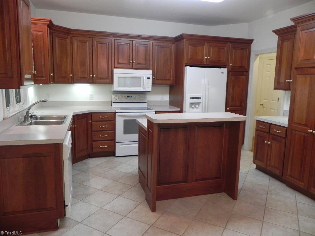 2742 Sweetbriar Road Sophia, NC 27350 - Photo 10 of 30