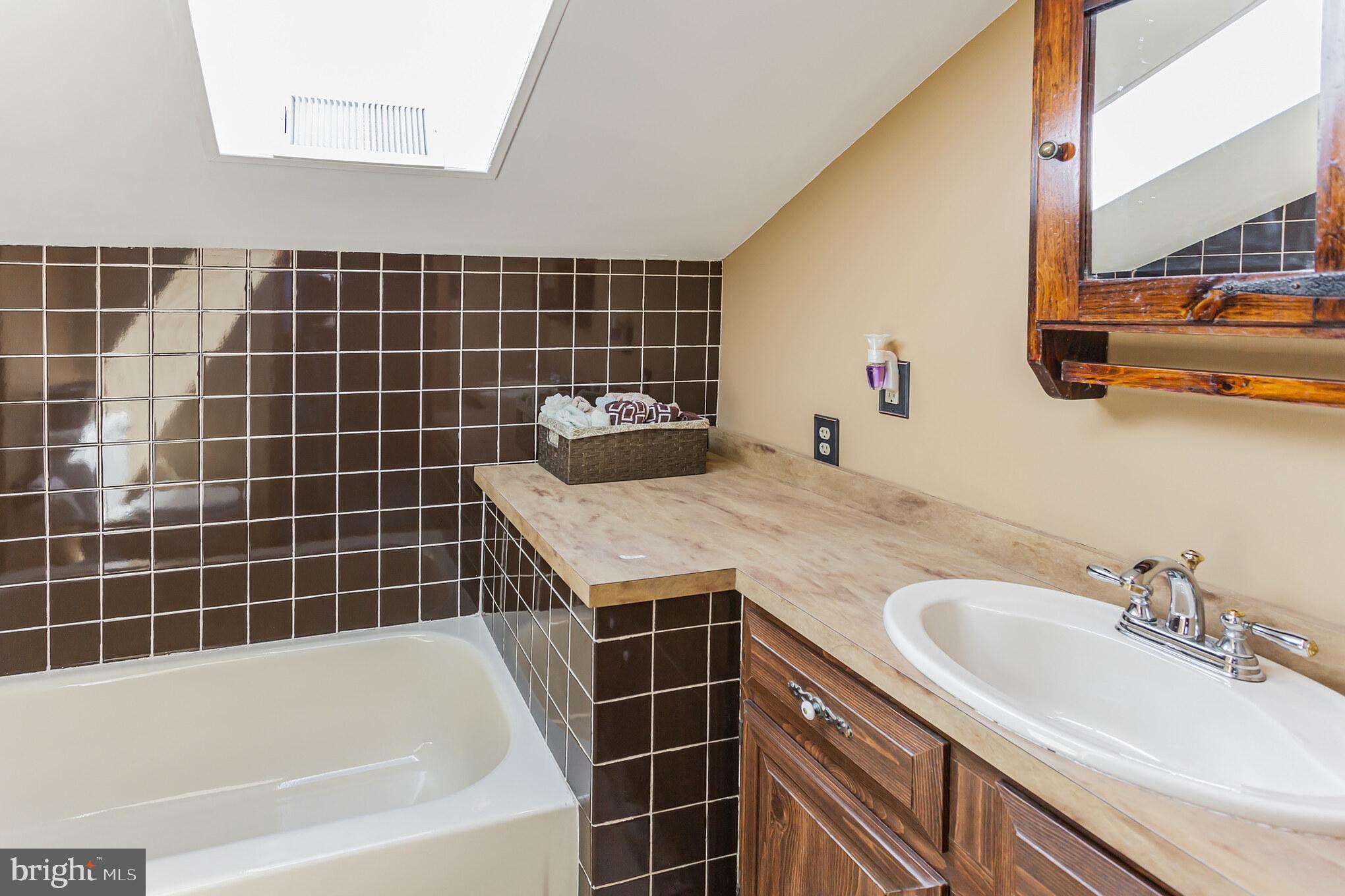600 East Ridley Avenue Ridley Park, PA 19078 - Photo 24 of 28 Bathroom Second Floor