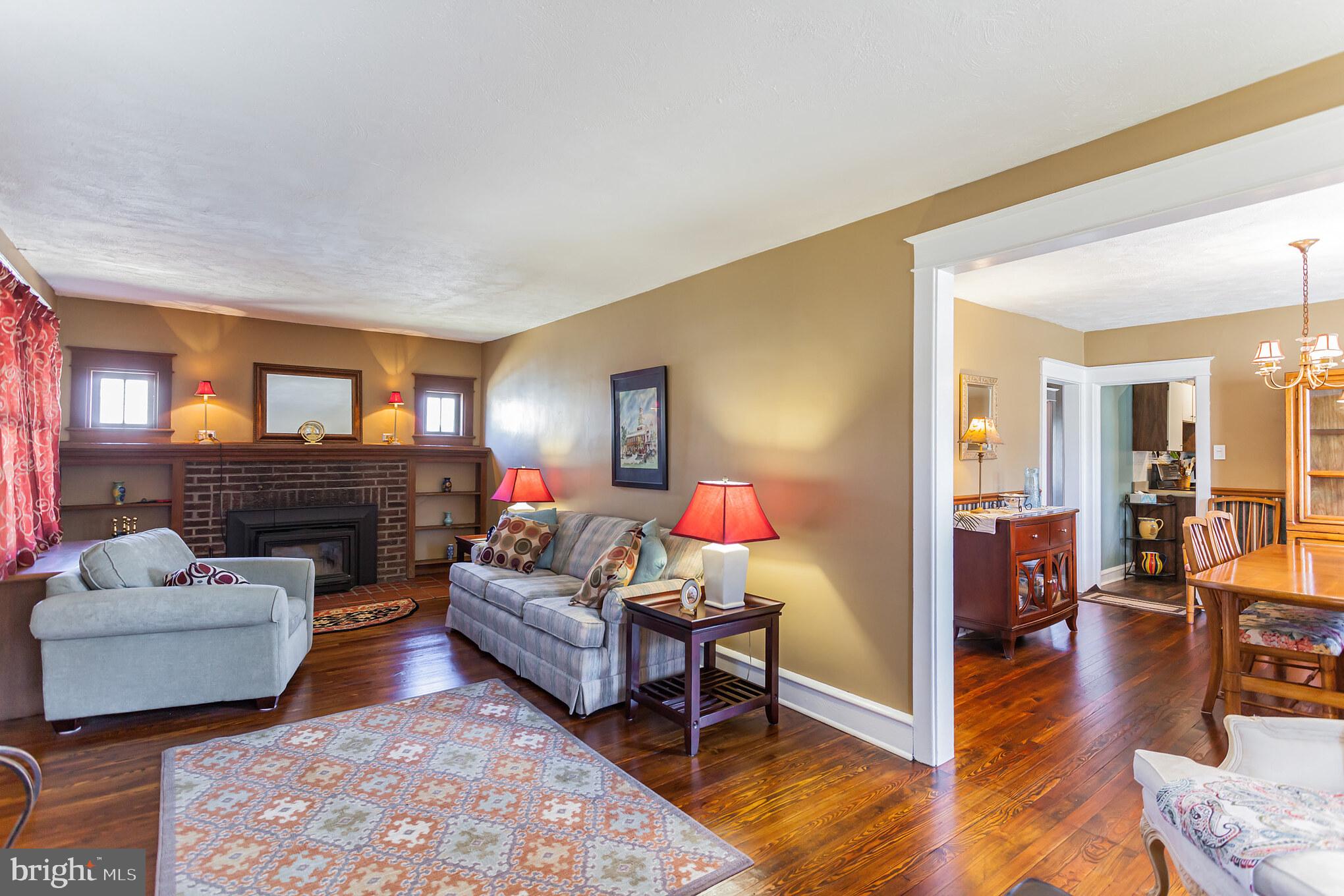 600 East Ridley Avenue Ridley Park, PA 19078 - Photo 5 of 28 Living Room