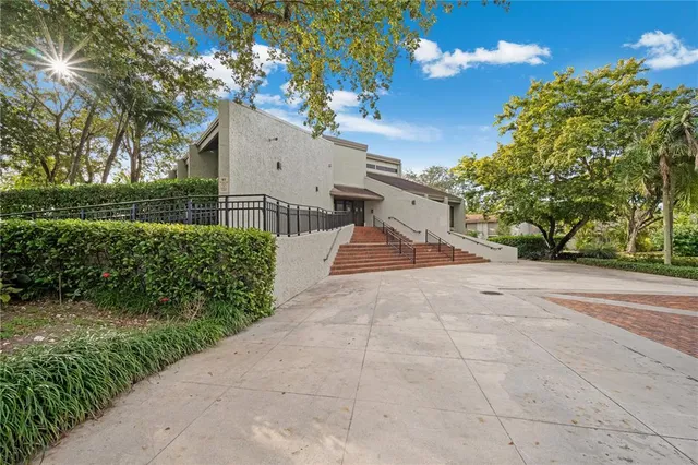 $475,000 | 11483 Southwest 109th Road, Unit 2E, Miami, FL 33176