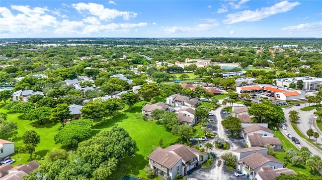 $475,000 | 11483 Southwest 109th Road, Unit 2E, Miami, FL 33176