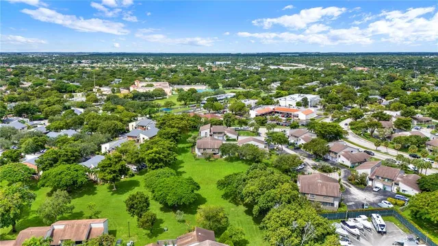 $475,000 | 11483 Southwest 109th Road, Unit 2E, Miami, FL 33176