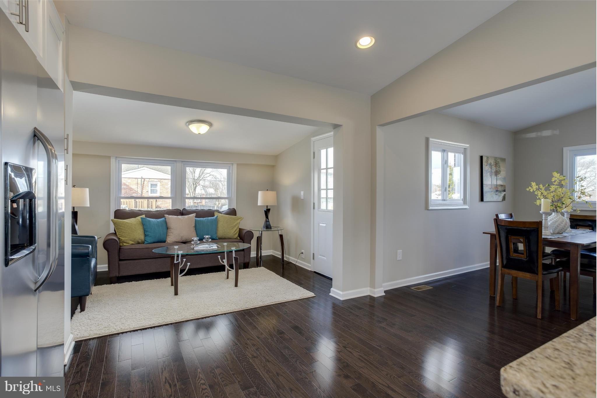 216 Winston Road Pasadena, MD 21122 - Photo 7 of 27 Living Room