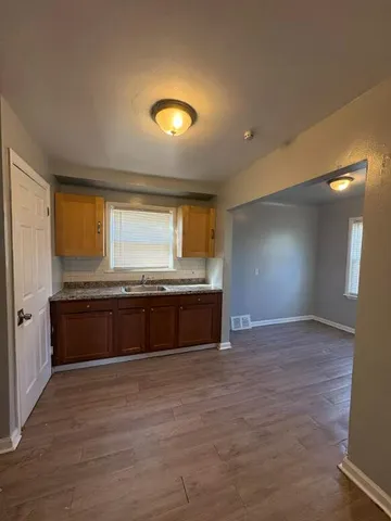 $1,200 | 2669 Electric Street, Detroit, MI 48217