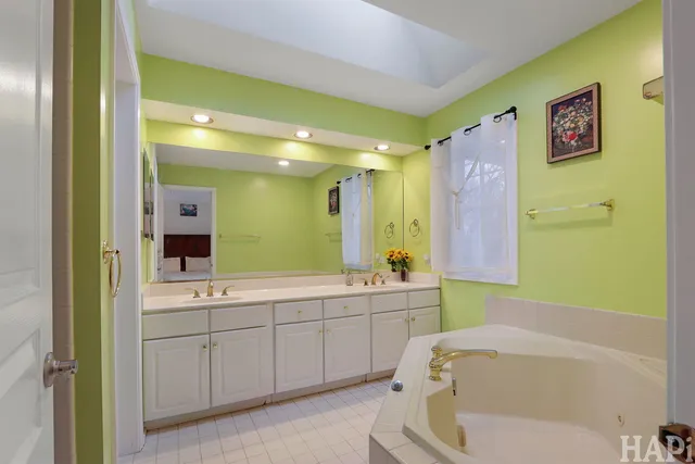 $529,999 | 1121 Williamsburg Circle, Grayslake, IL 60030