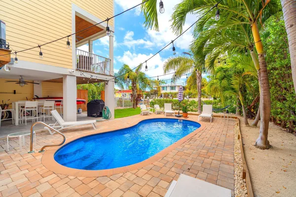 $3,197,000 | 217 Sombrero Beach Road, Unit 1 & 2, Marathon, FL 33050
