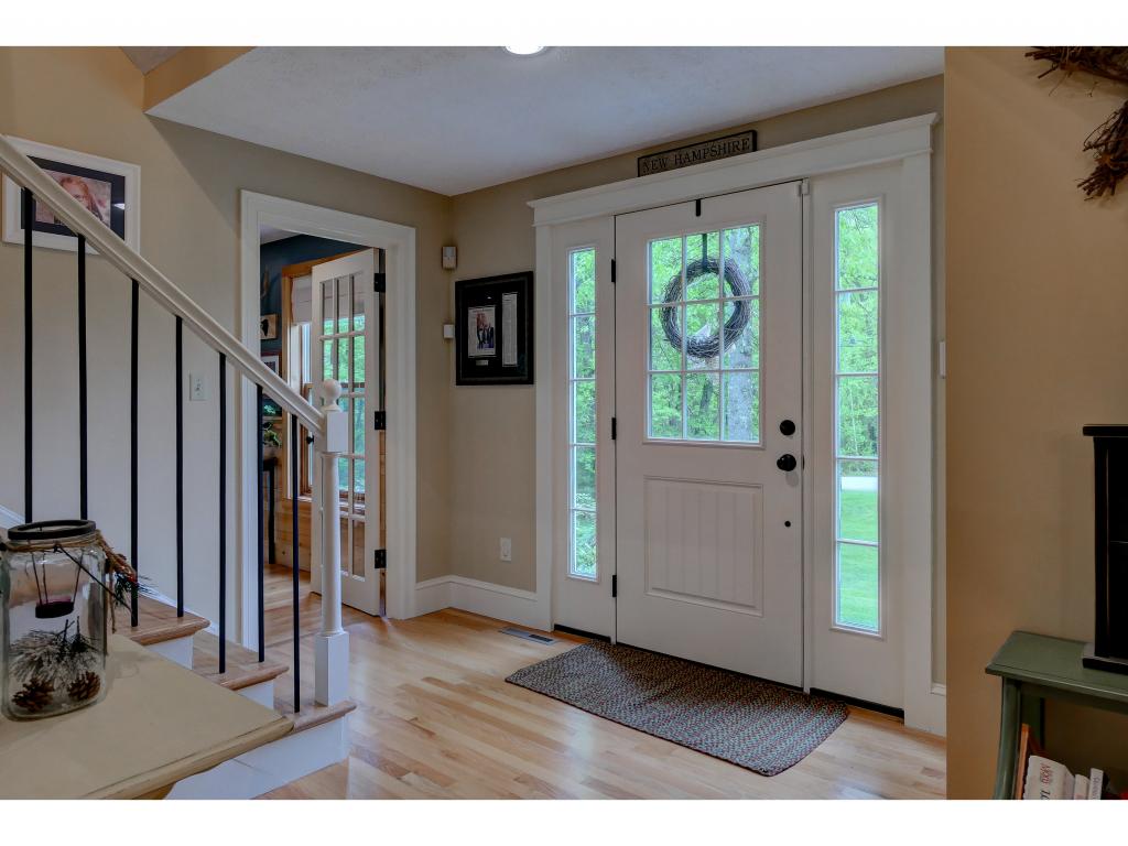 2 Landau Way Merrimack, NH 03054 - Photo 3 of 32