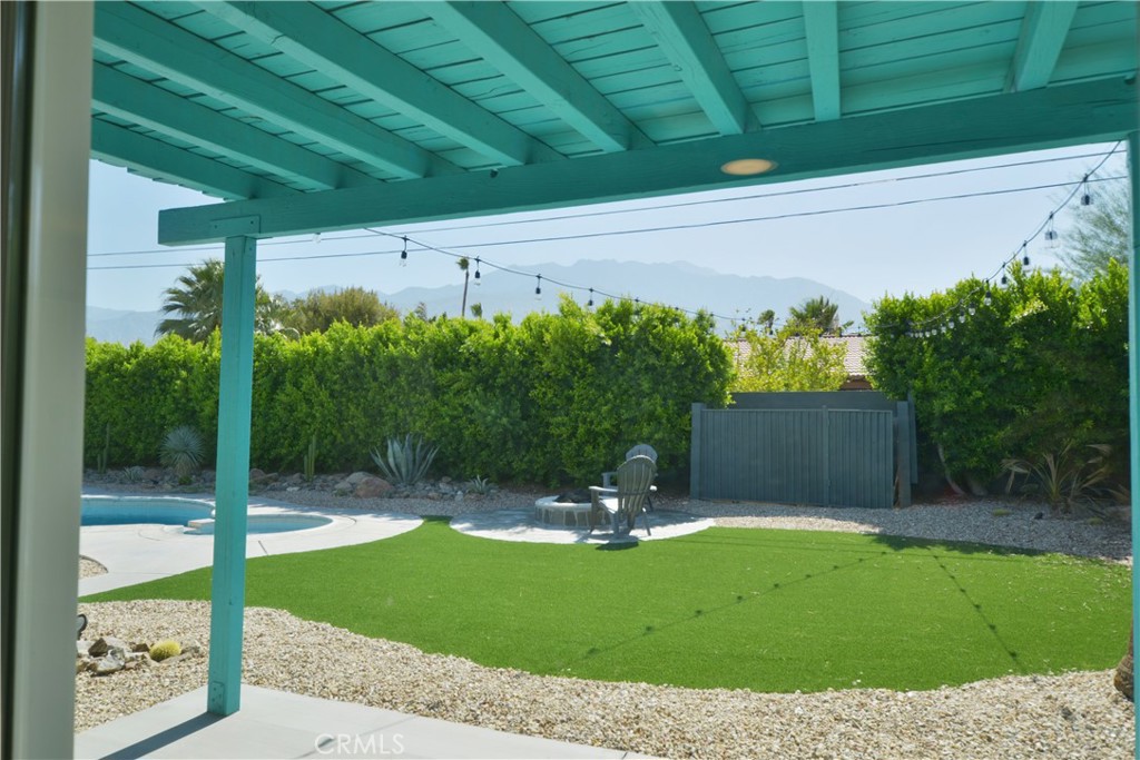 2375 North San Antonio Road Palm Springs, CA 92262 - Photo 21 of 36 a view of a back yard