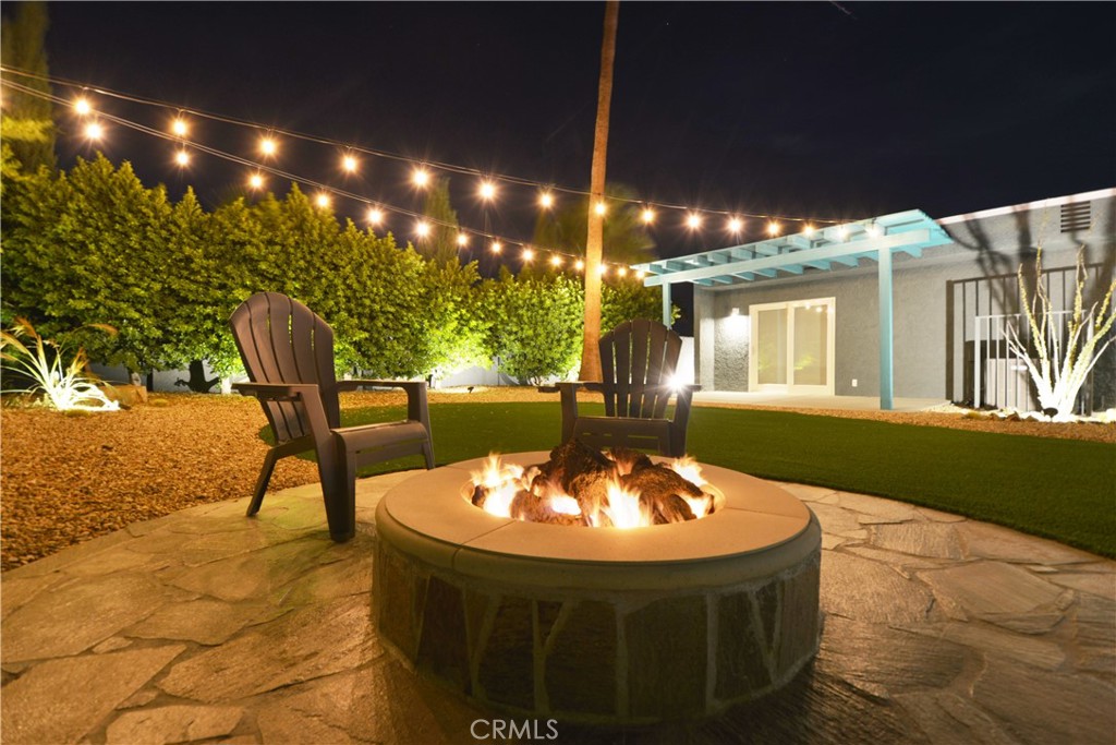 2375 North San Antonio Road Palm Springs, CA 92262 - Photo 34 of 36 a outdoor view with a sitting space