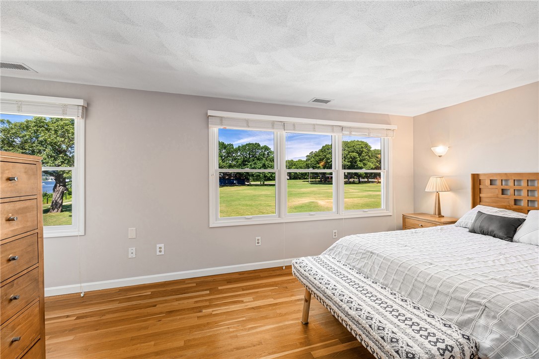 357 Capron Farm Drive Warwick, RI 02886 - Photo 18 of 49