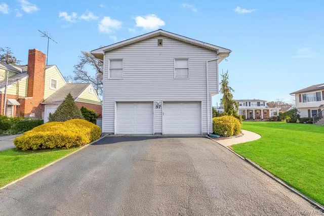 $899,000 | 57 New South Road, Hicksville, NY 11801