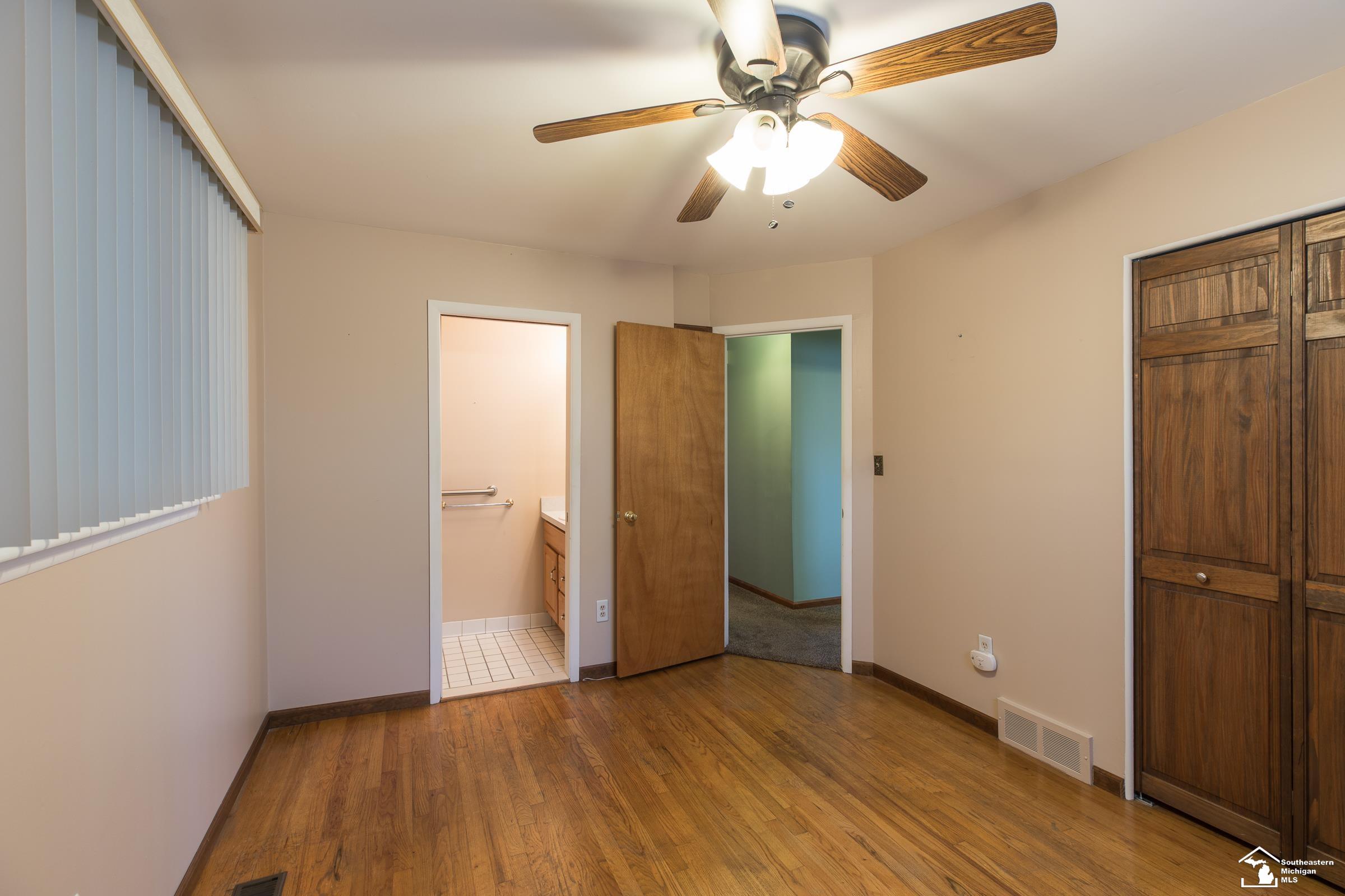 14876 Reeck Road Southgate, MI 48195 - Photo 15 of 23 50160680-e0fae688-7159-49ad-bb92-d4d895ebe5d2.JPG