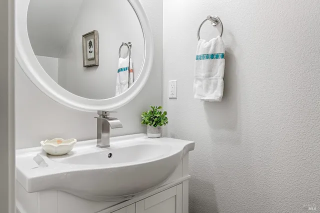 $584,000 | 1964 Las Ventanas Drive, Santa Rosa, CA 95407