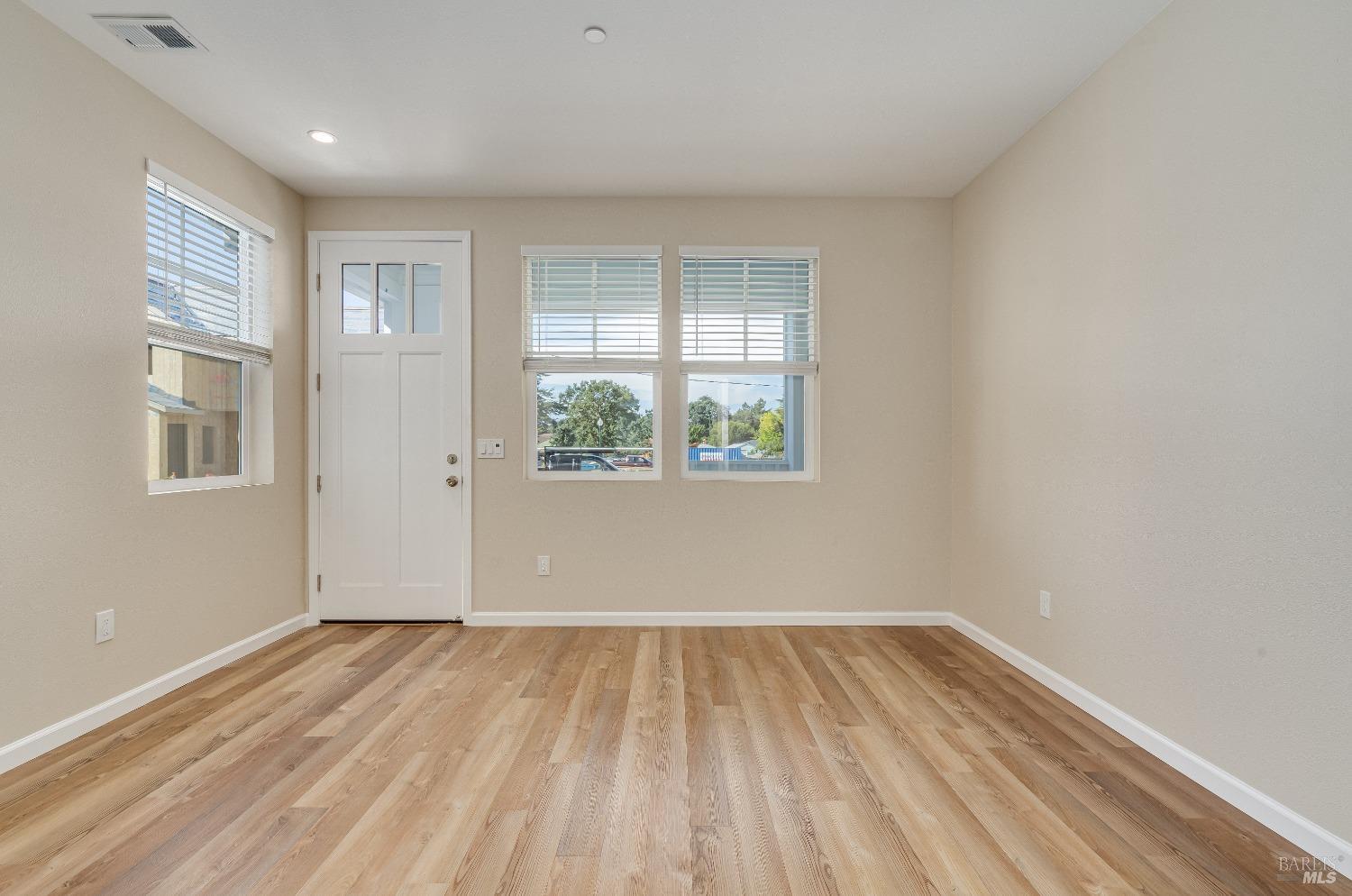 1964 Las Ventanas Drive Santa Rosa, CA 95407 - Photo 9 of 38